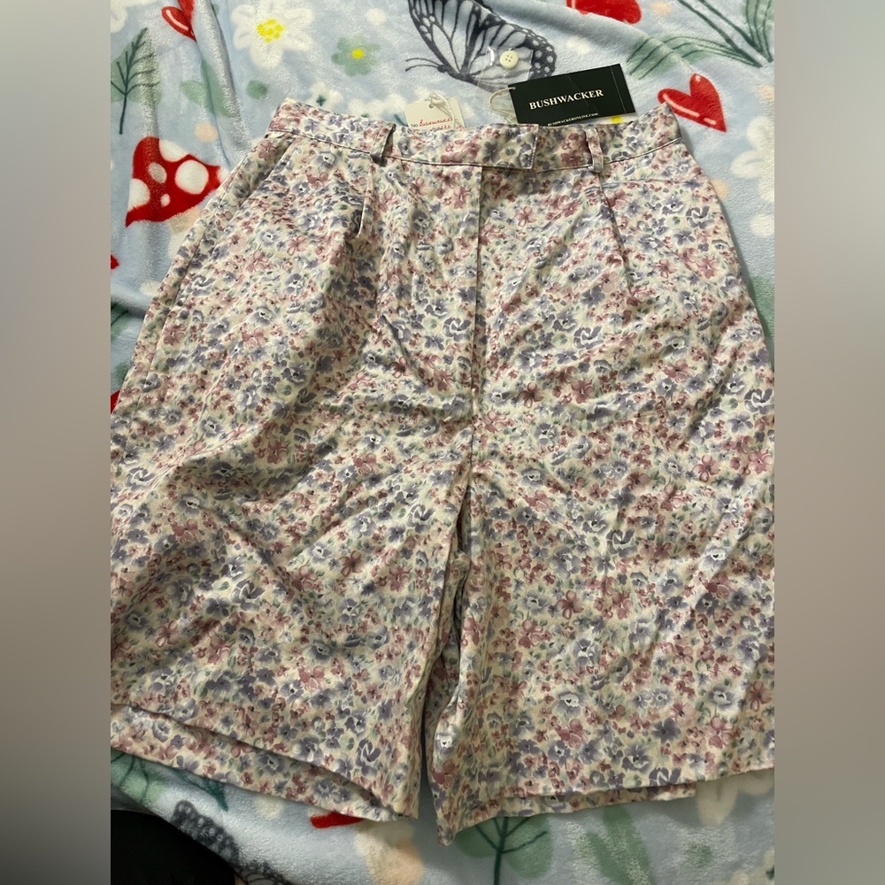 NWT Vintage Bushwacker Floral Pleated Shorts